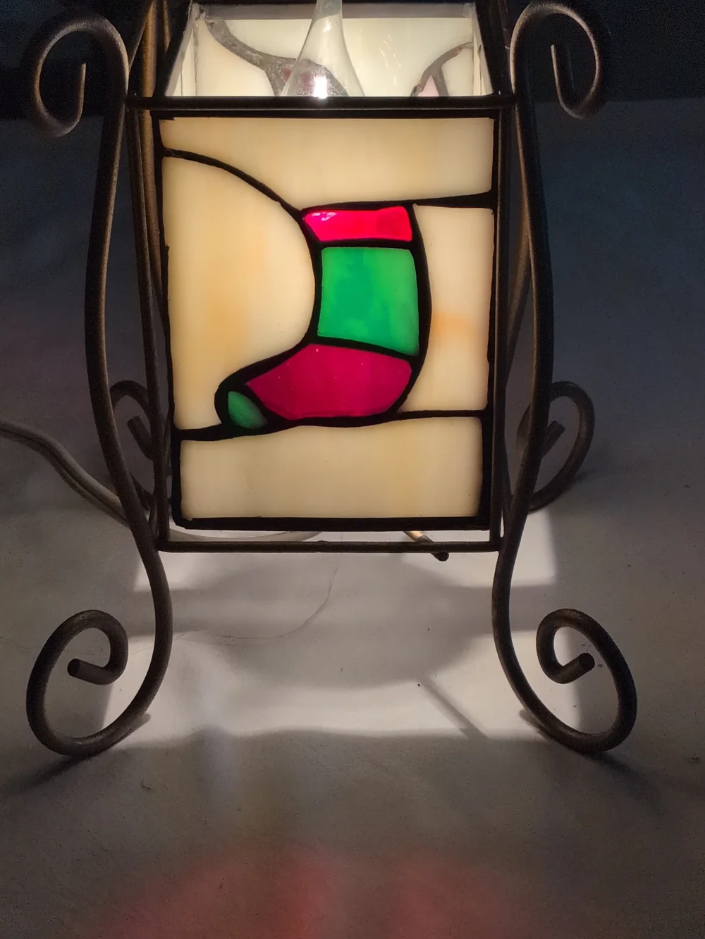 Stained Glass Gnome Accent Lamp - Pink/White